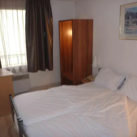 Primo Centre Hotel 2*