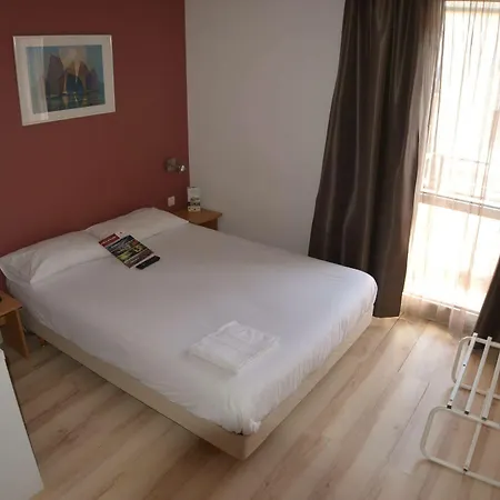 Primo Centre Hotel 2*
